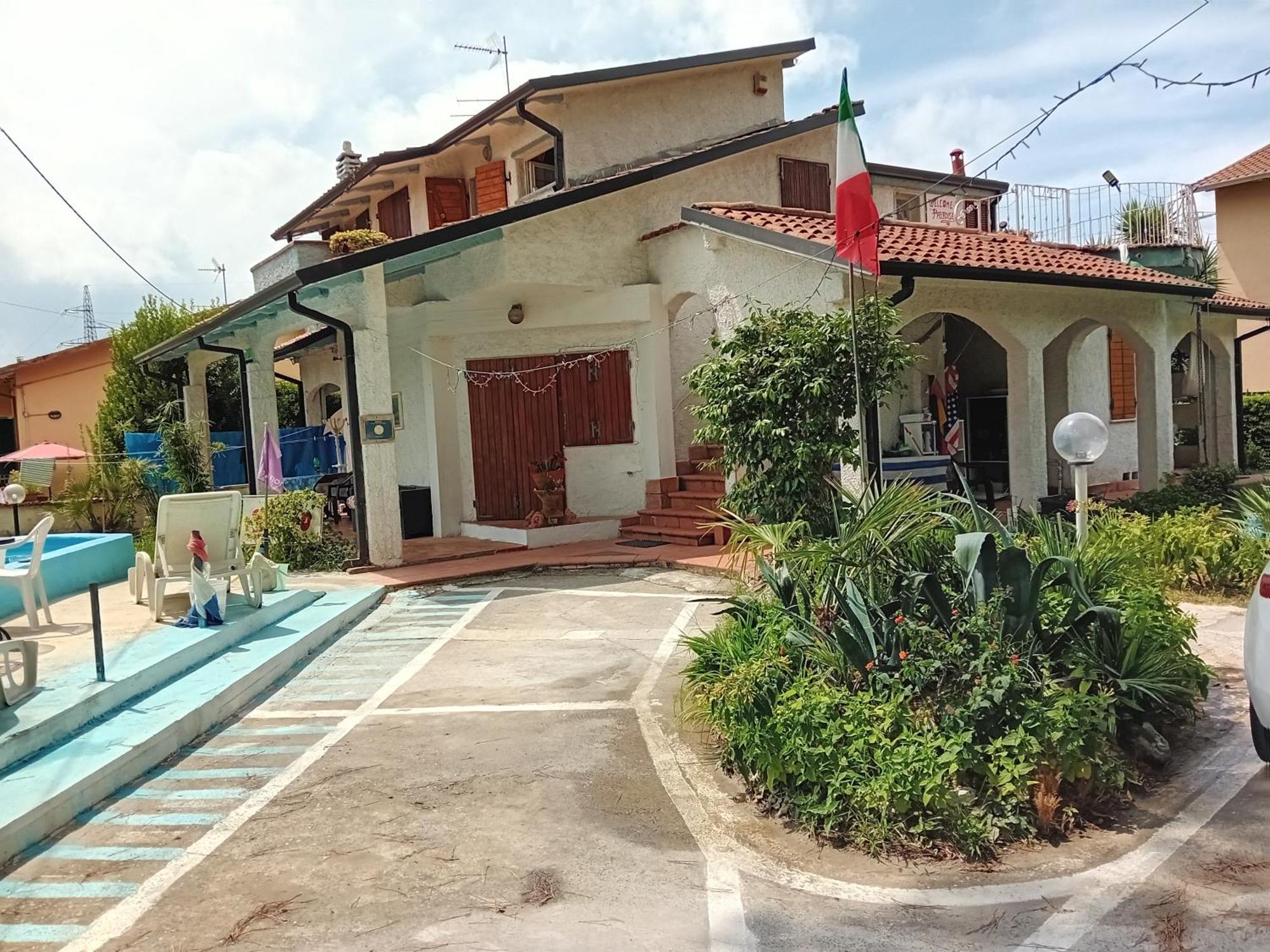 Sogno Vacanze Appartement Massa  Buitenkant foto