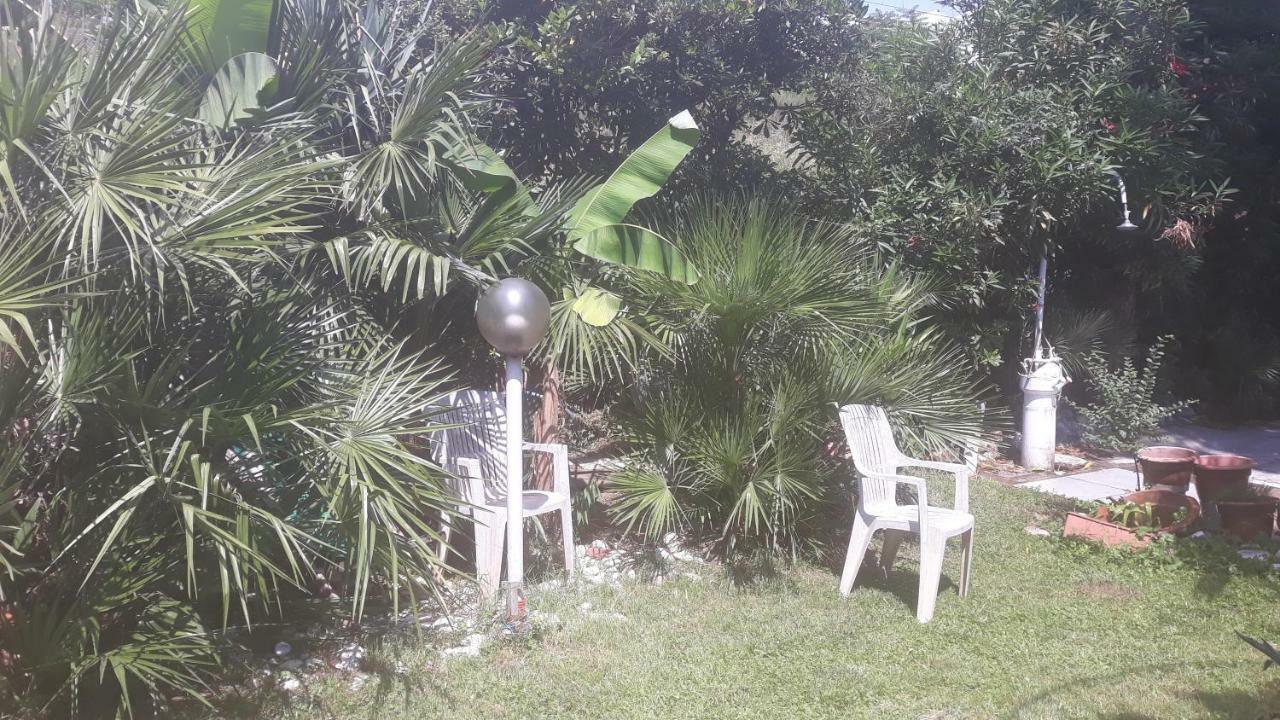 Sogno Vacanze Appartement Massa  Buitenkant foto